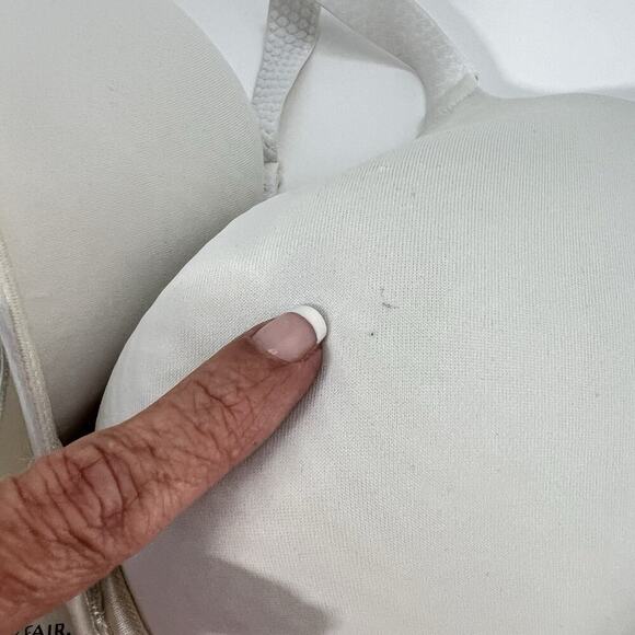 Lot Of 2 Vanity Fair Full Coverage Underwire Bras 42D Lightly Padded White Beig - Picture 6 of 10